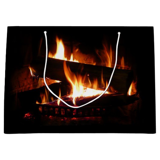 Sfeerbeeld van warme winterhaard groot cadeauzakje (Voorkant)