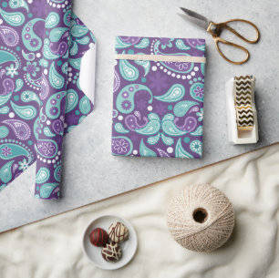 Sfeervol paars en lichtblauw paisleymotief cadeaupapier