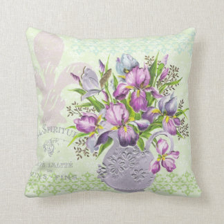 Shabby Purple Flowers Whimsical Green Kussen