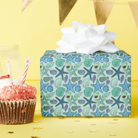 Shades of Blue Seashells and Starfish Pattern Cadeaupapier (Verjaardagsfeest)
