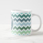 Shades of Green Elegant Chevron Pattern Extra Grote Beker (Rechts)