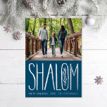 Shalom Hanoukka Holiday Photo Carte Foil Argent<br><div class="desc">Véritable feuille de papier à lettres "Shalom" avec photo de paysage sur le dessus. La couleur de la zone blanche est personnalisable aussi bien que le côté arrière. Choisissez votre couleur de feuille : or, argent ou or rose, et couleur de fond. Ajoutez d'autres photos à l'arrière ou écrivez un...</div>