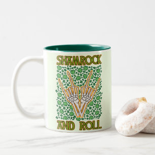 Shamrock and Roll St Patrick's Day Tweekleurige Koffiemok