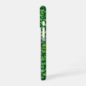 Shamrock Border Bliss iPhone 16 Hoesje (Linkerkant)