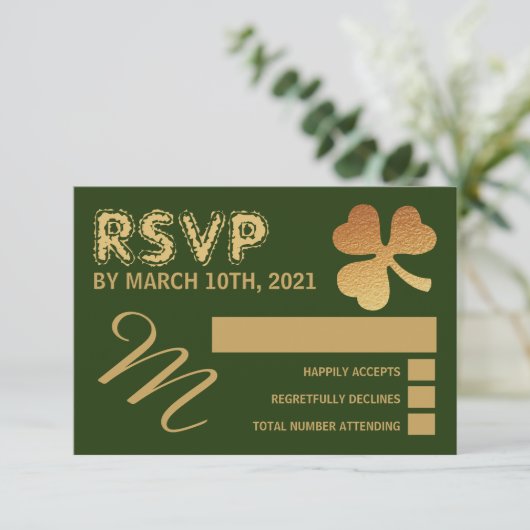 Shamrock Gold Foil, St Patrick's Day Party RSVP (Debout devant)