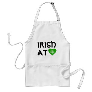 Shamrock Heart 'Irish at Heart' apron zwarte tekst Standaard Schort