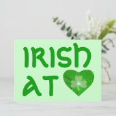 Shamrock Heart 'Irish at Heart' invitation verte (Debout devant)