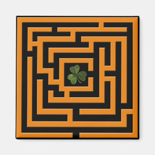 Shamrock in Oranje Labyrinth Challenge Magneet