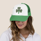 Shamrock Knot Cross Pet (In situ)