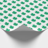 Shamrock Pattern Green White St Patrick's Day 2023 Cadeaupapier (Hoek)