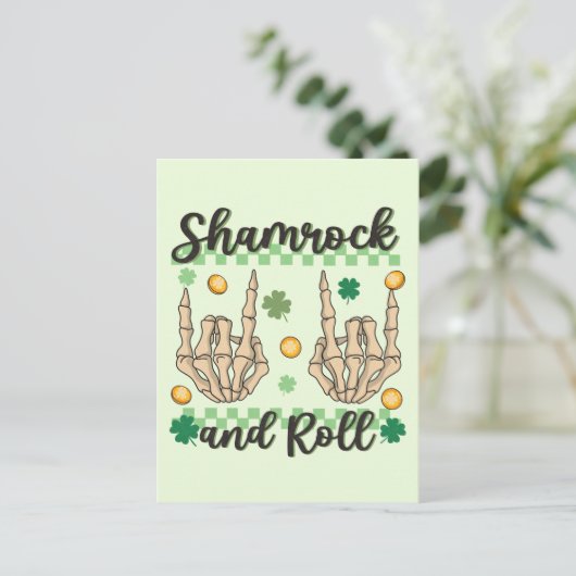 Shamrock & Roll - Skeleton Hand Briefkaart (Staand voorkant)