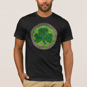 Shamrock, rooster en Keltische knopen op groen Shi T-shirt