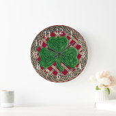 Shamrock Rouge Et Noeuds Celtiques Horloge Ronde (Maison)