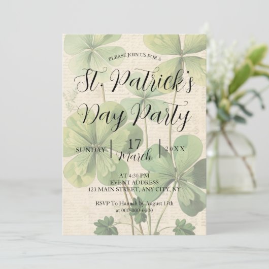Shamrock St Patrick's Day Party Invitation (Debout devant)