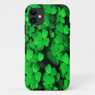 Shamrocks and Hearts Saint Patrick's Day Green iPhone 11 Hoesje