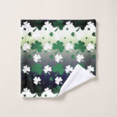 Shamrocks, groen en wit op gegraveerd veld bad handdoek (Wasdoekje)