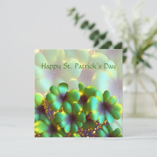 Shamrocks met gouden accenten, St. Patrick's Day Feestdagenkaart (Staand voorkant)