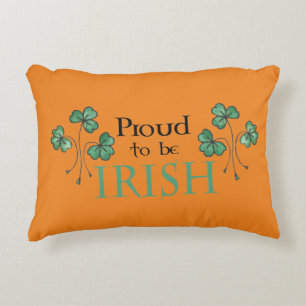 Shamrocks verts fiers d'être Coussin de Lumbar irl
