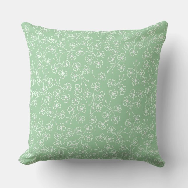 Shamrocks White Outlines on Green Pillow, Mode Kussen (Voorkant)