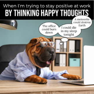 Shar Pei die probeert positief te blijven op het w T-shirt