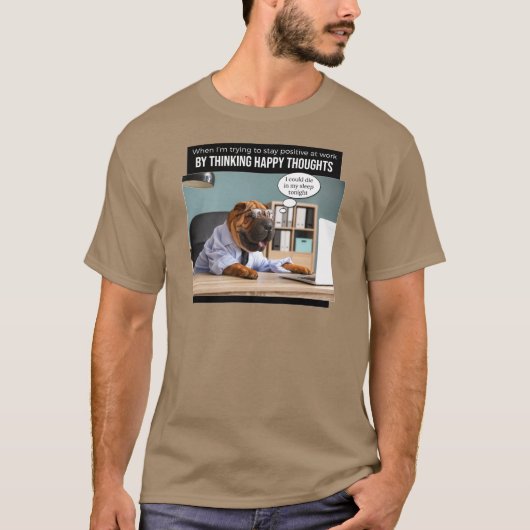 Shar Pei probeert op het werk T-Shirt positief te  (Voorkant)