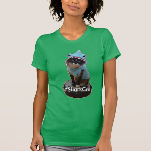 Shark Cat t-shirt #SharkCat Kat op ROomba (Voorkant)