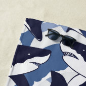 Shark Pattern – Blue Ocean Design Strandlaken (In situ)
