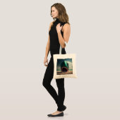 Shark sculpture on the beach tote bag (Voorkant (model))