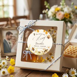 She found her honey Bee bridal shower Ronde Sticker