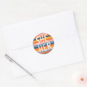 SHE/HER Pronouns Stripes Handlettering Blad van Ronde Sticker (Envelop)