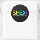 SHE>i Zien dat ze zichzelf machtig maken Ronde Sticker (Tas)