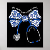 She Works With Willing Hands Proverbs 31 13 Christ Poster (Voorkant)