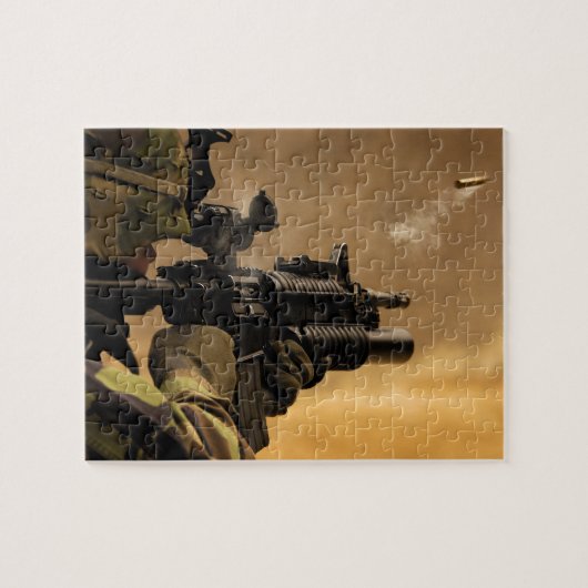 Shell Casing Fired van een M-4 rifle Legpuzzel (Horizontaal)