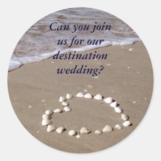 Shell Heart op de zandstrand Ronde Sticker (Voorkant)