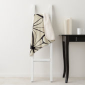 Sherpa Belle couverture florale noire et crème (En situation)