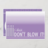 Shh Surprise Anniversaire Fête Invitation | Pourpr (Devant / Derrière)