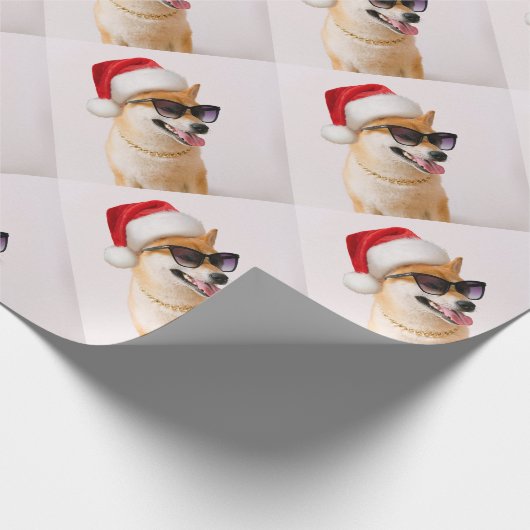 Shiba Inu dog in Santa Claus red hats Cadeaupapier (Hoek)