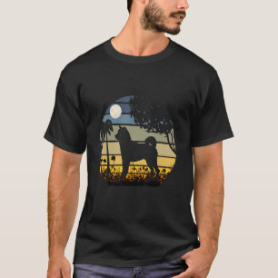 Shiba Inu in een veld van Flowers Moon Night T-shirt