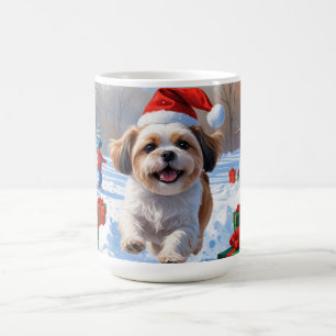 Shih Tzu loopt in de sneeuw met kerstmuts Koffiemok