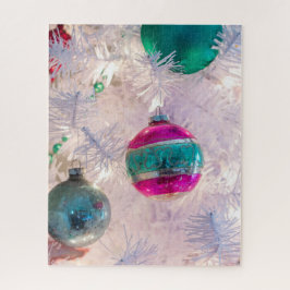  Shiny Brite Ornaments on White Tree Legpuzzel