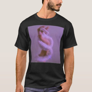 Shiny Diamond Snake op een hand T-shirt