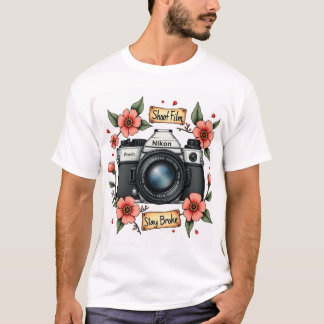 Shoot Film Stay Broke -  camera met de hand geteke T-shirt