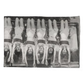 Showgirls op aap bars, speels design. kussensloop (Achterkant)