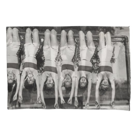 Showgirls op aap bars, speels design. kussensloop (Voorkant)