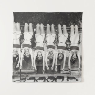 Showgirls op aap bars, speels design. wandkleed