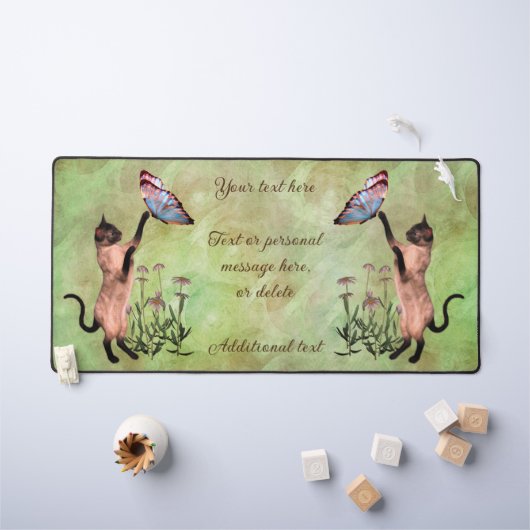 Siamese kat met vlinder gepersonaliseerd bureaumat (Kindertafel)