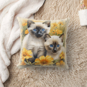Siamese Kittens met Gele Bloemen  Kussen