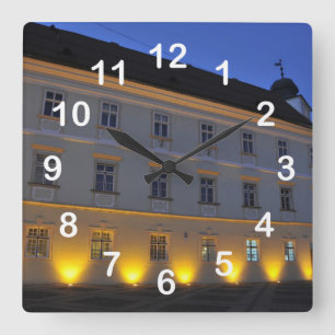 Sibiu 's nachts vierkante klok
