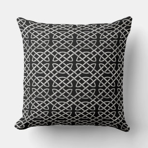 Sierkussen Black and Silver Celtic Knot Pattern