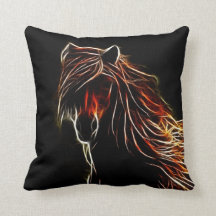 Sierkussen van bruine paarden